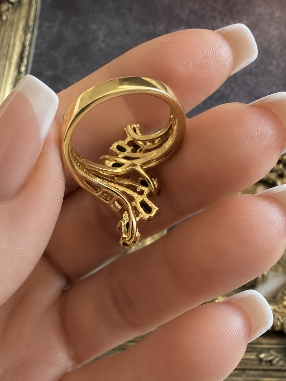 SETA •  Vintage Gold Black & Deep Rose Gemstone Statement Ring Abstract Cocktail - Picture 9 of 10